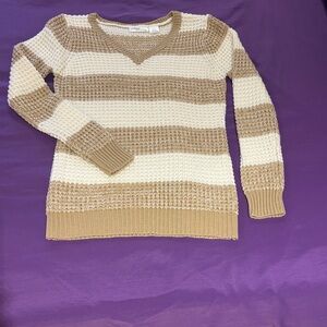 Elegant V-Neck Striped Sweater in Cream and Tan